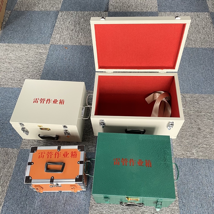 宁蒗爆破工程作业箱如何选择？玻璃钢与传统材质的全面对比